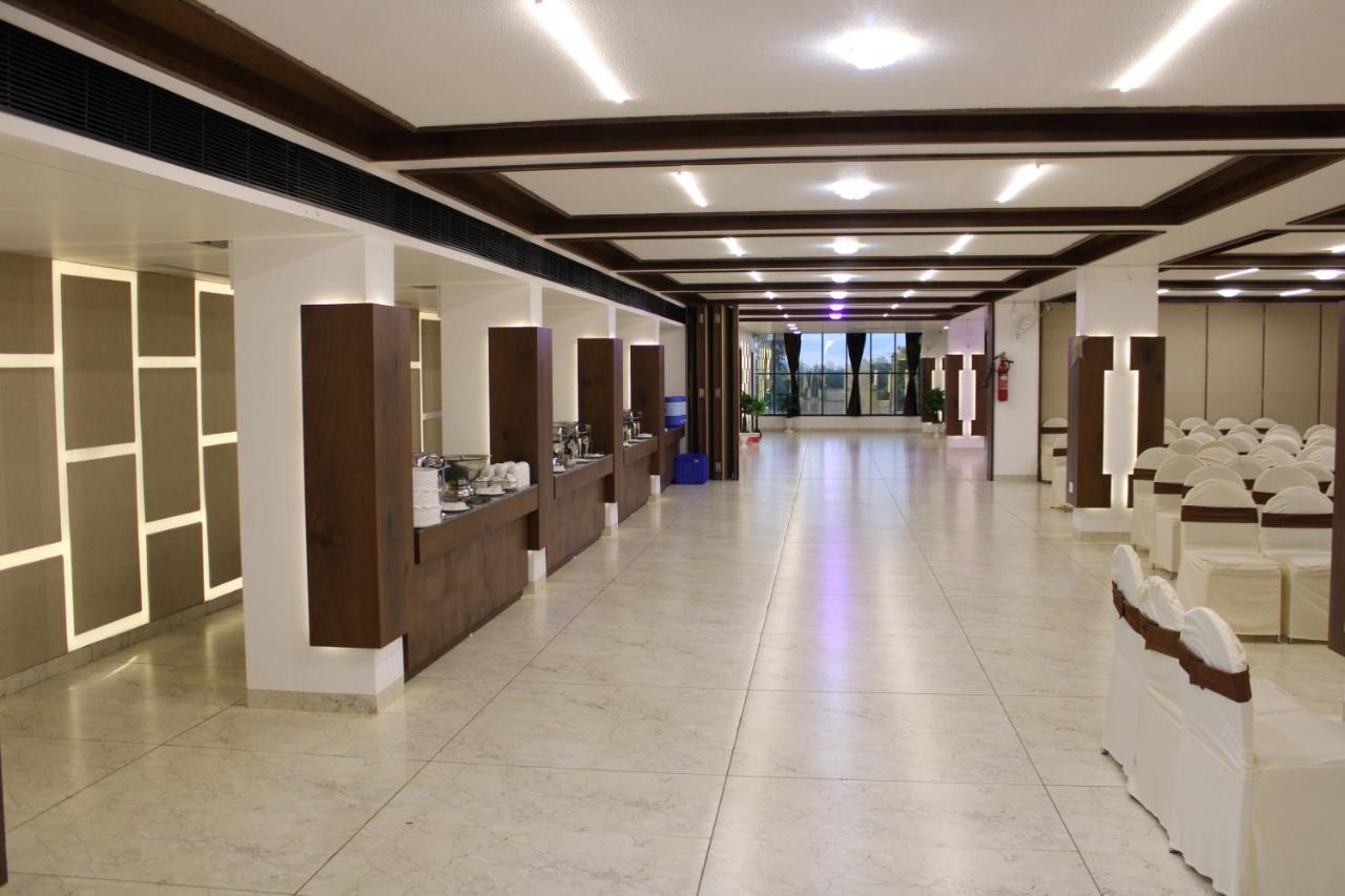 Hotel The Grand Piano - Best Business Hotel In Patan מראה חיצוני תמונה