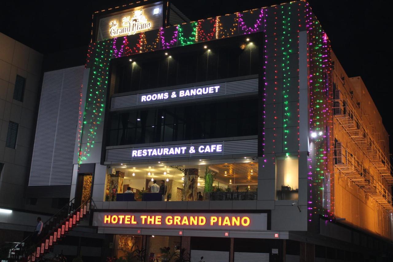 Hotel The Grand Piano - Best Business Hotel In Patan מראה חיצוני תמונה