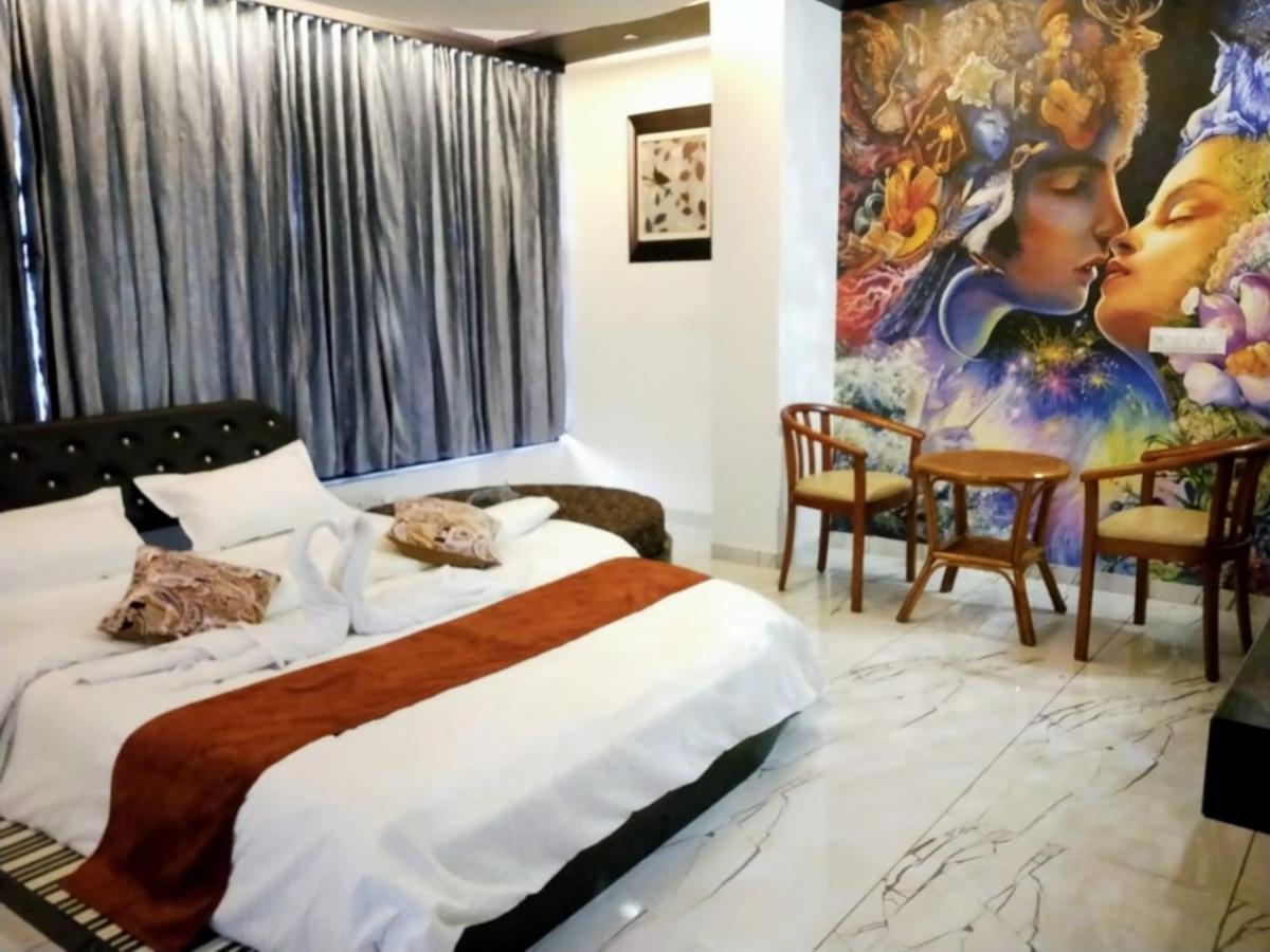 Hotel The Grand Piano - Best Business Hotel In Patan מראה חיצוני תמונה