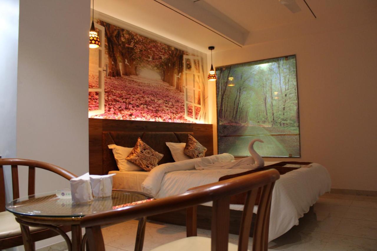 Hotel The Grand Piano - Best Business Hotel In Patan מראה חיצוני תמונה
