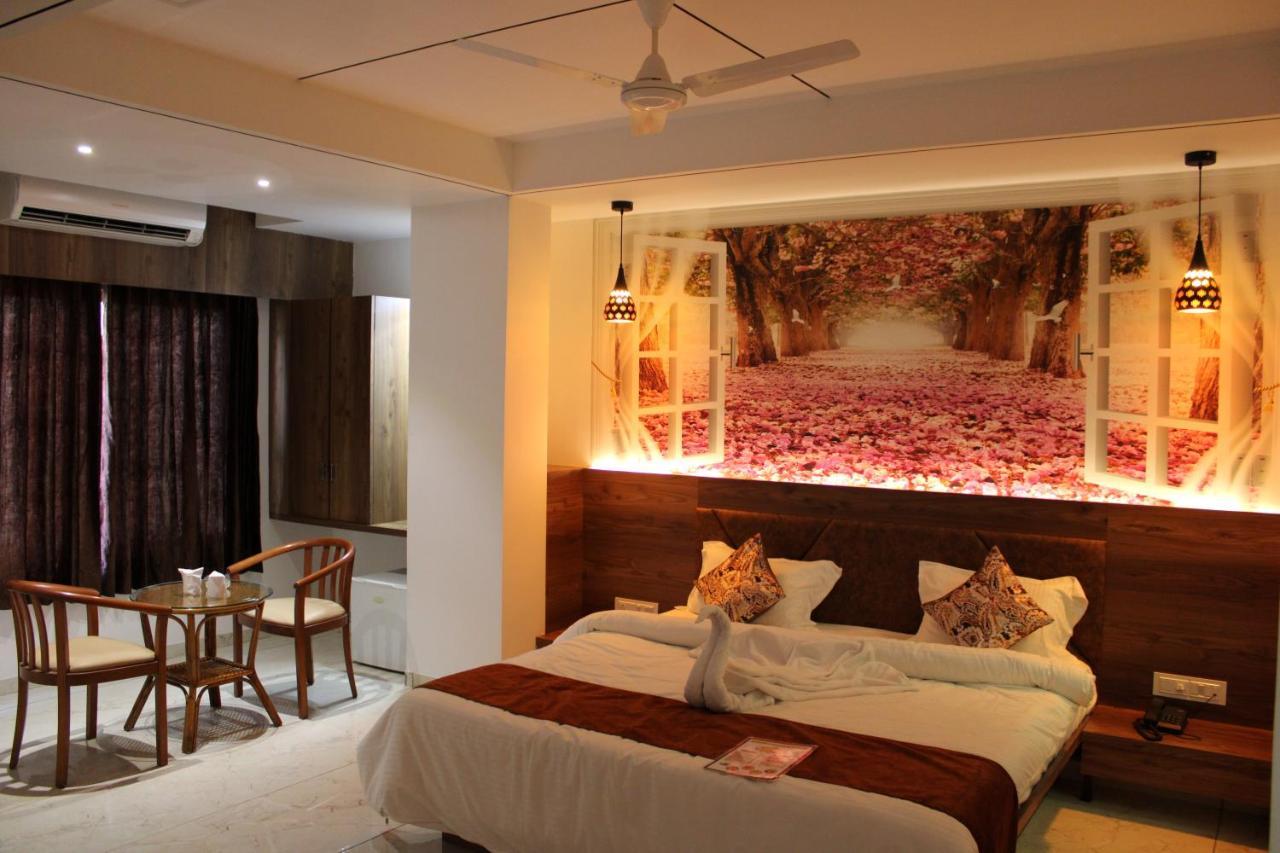 Hotel The Grand Piano - Best Business Hotel In Patan מראה חיצוני תמונה