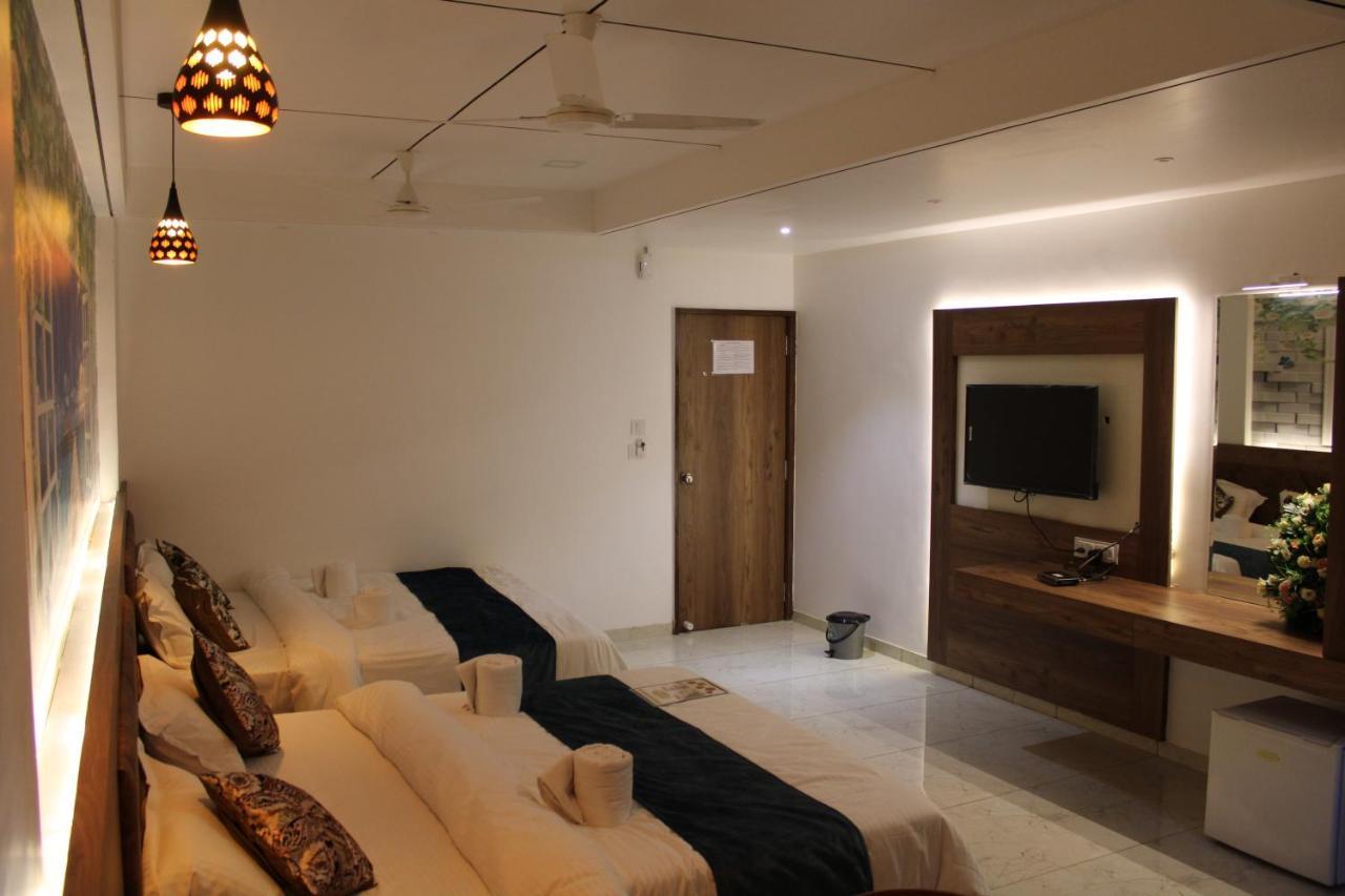 Hotel The Grand Piano - Best Business Hotel In Patan מראה חיצוני תמונה