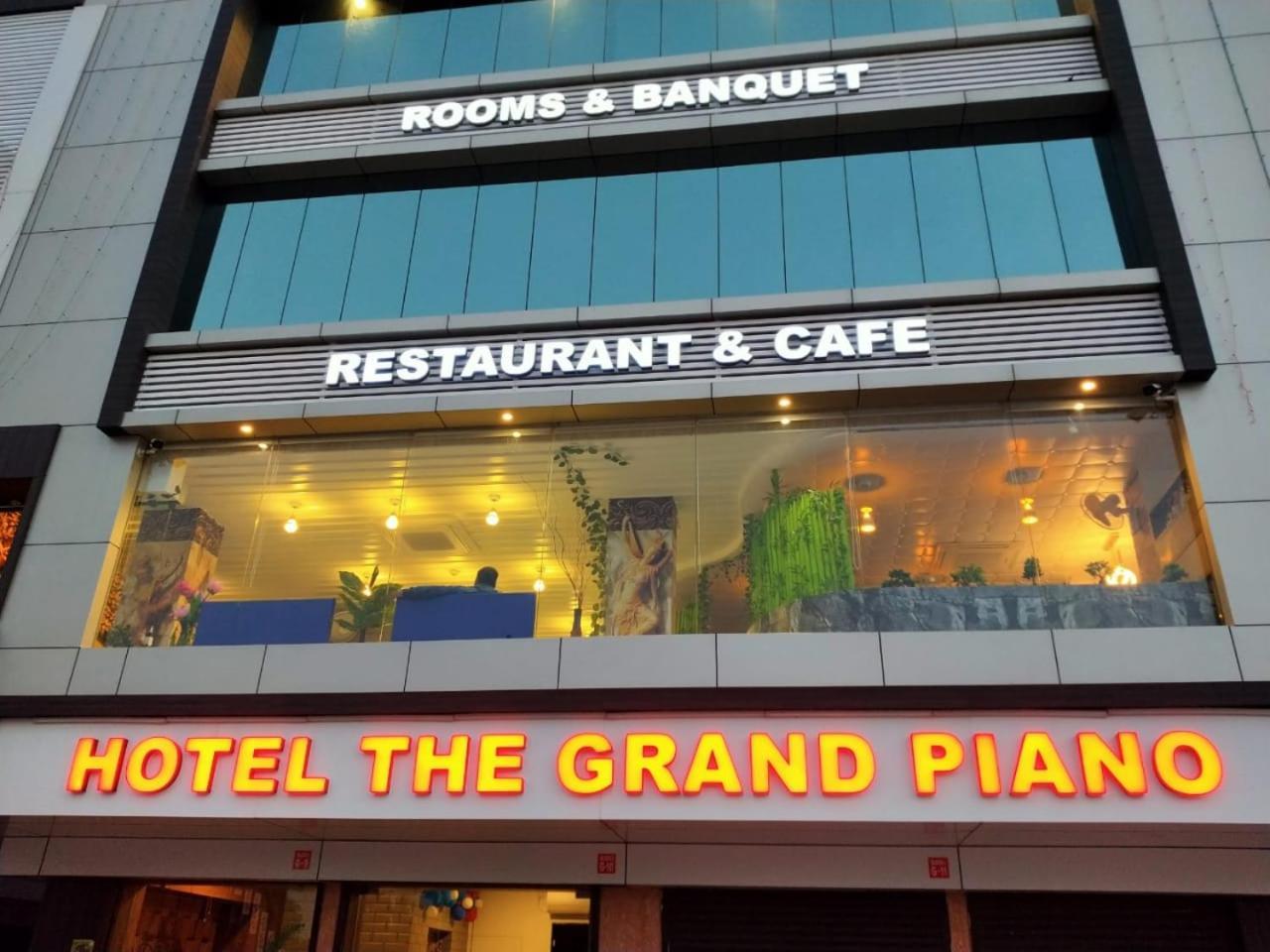 Hotel The Grand Piano - Best Business Hotel In Patan מראה חיצוני תמונה