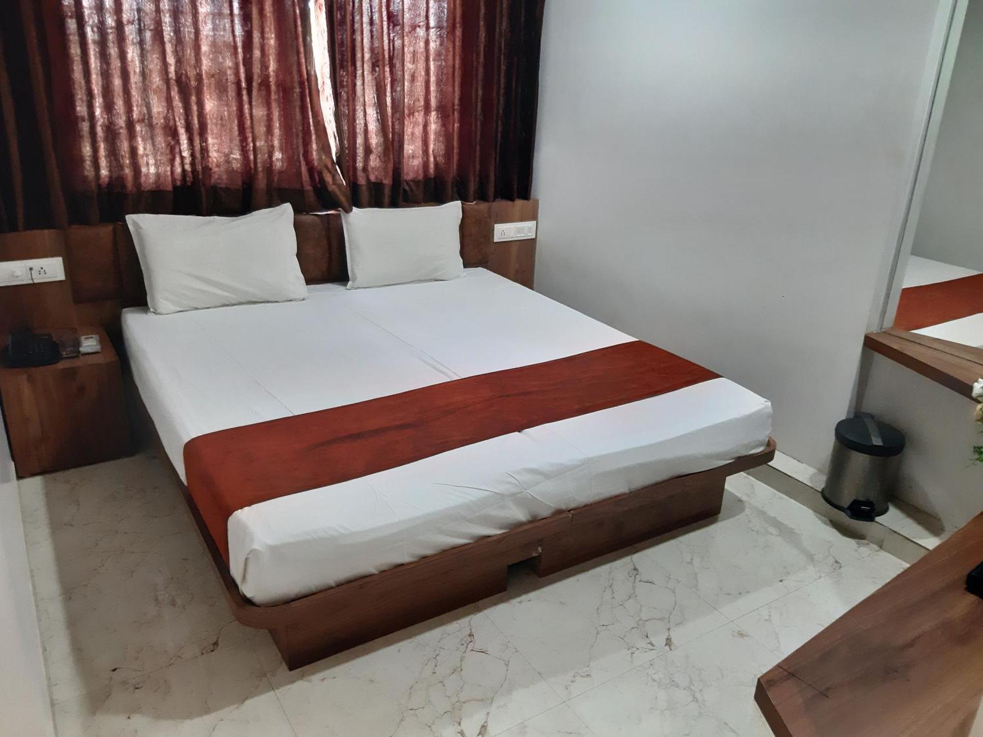 Hotel The Grand Piano - Best Business Hotel In Patan מראה חיצוני תמונה