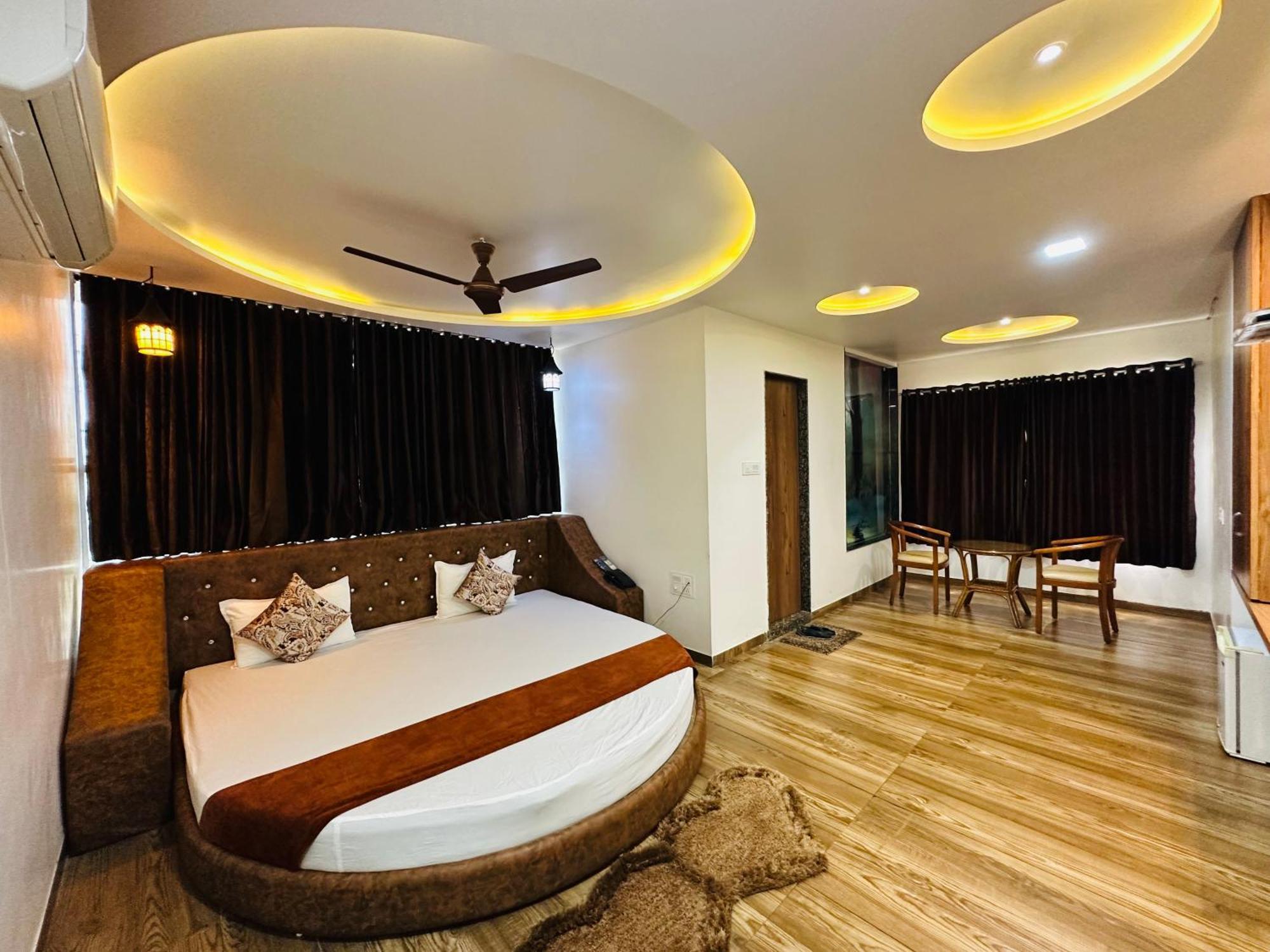 Hotel The Grand Piano - Best Business Hotel In Patan מראה חיצוני תמונה